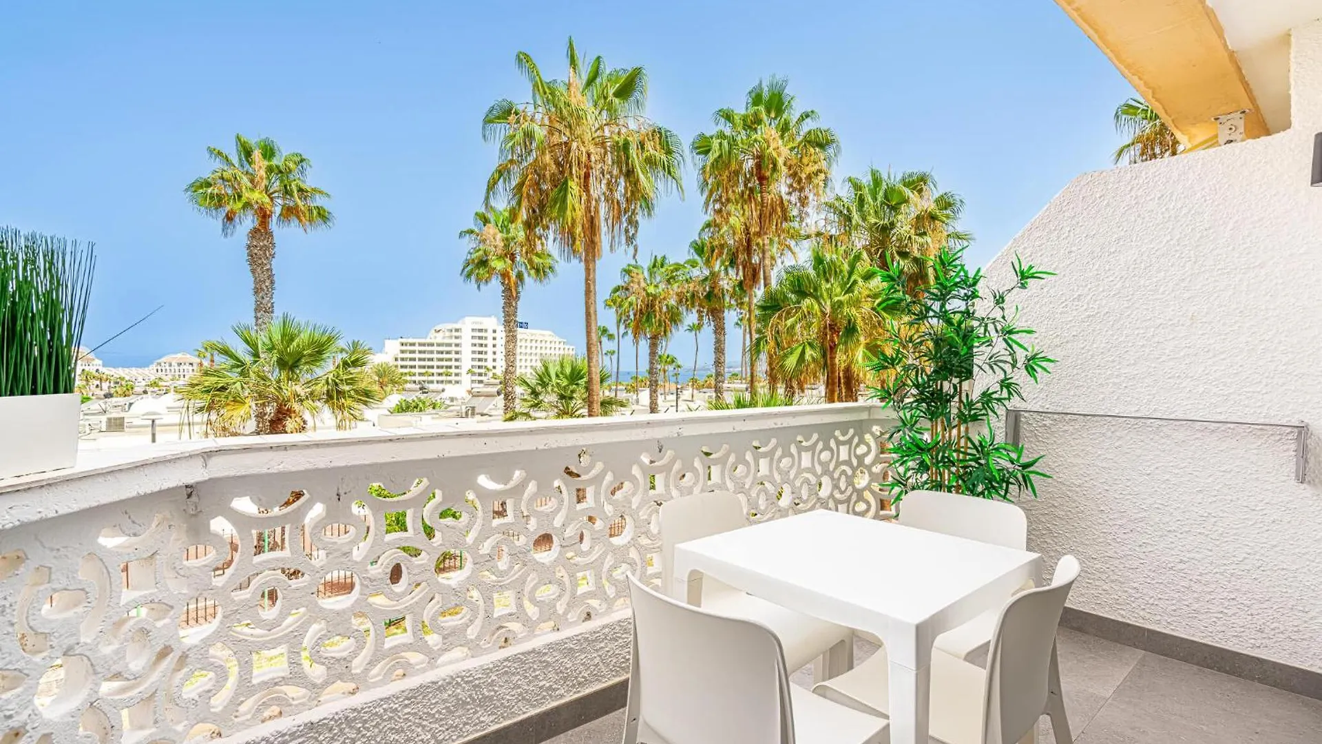 Modern Renovated Apartment With Terrace In Playa De Las Americas 0*, 美洲海滩 西班牙