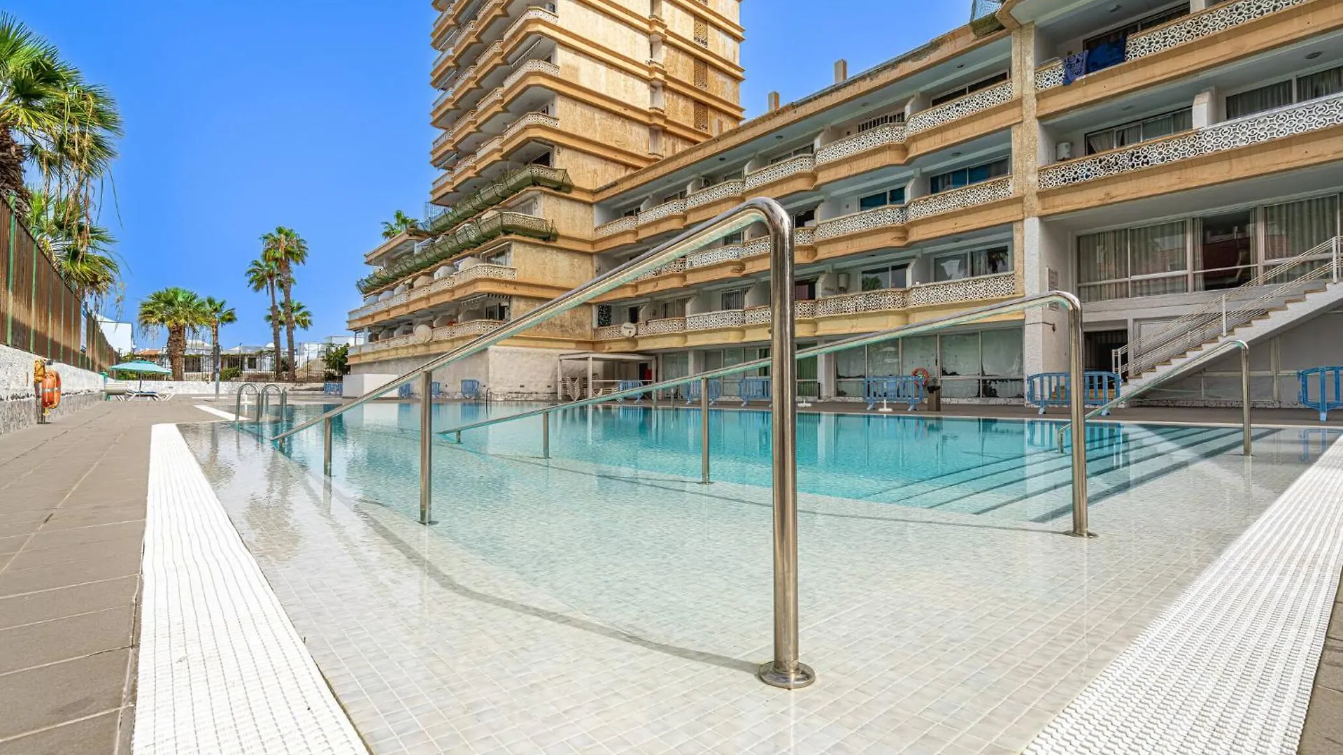 Modern Renovated Apartment With Terrace In Playa De Las Americas 西班牙